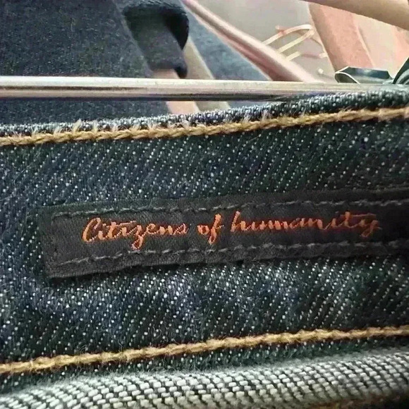 Citizens of Humanity Stretch Low Waist Cropped Jeans (439) - Picture 10 of 14